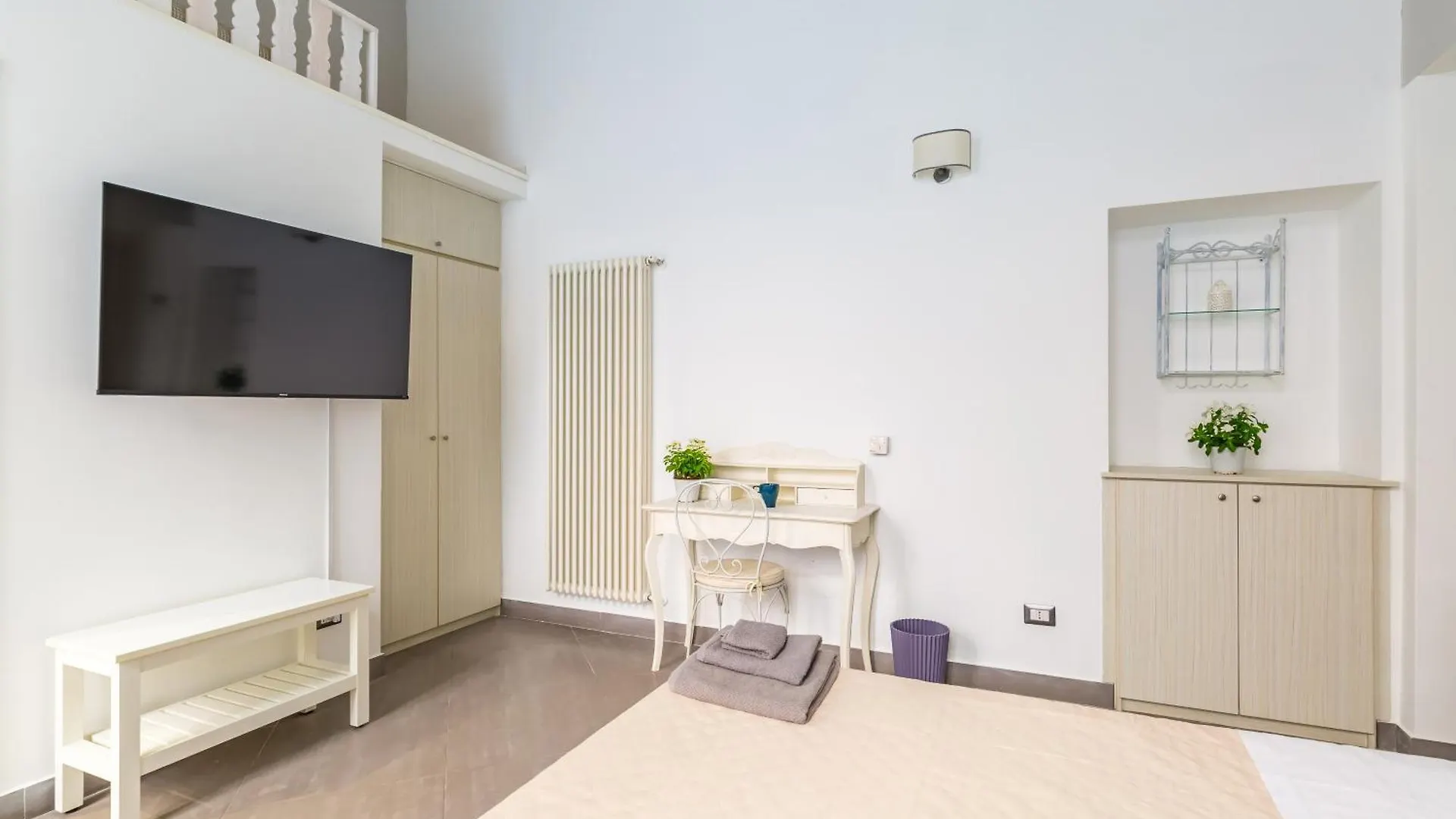 Duplex Indipendente Vicino Al Lungomare Caracciolo Apartment Naples 0*,  Italy