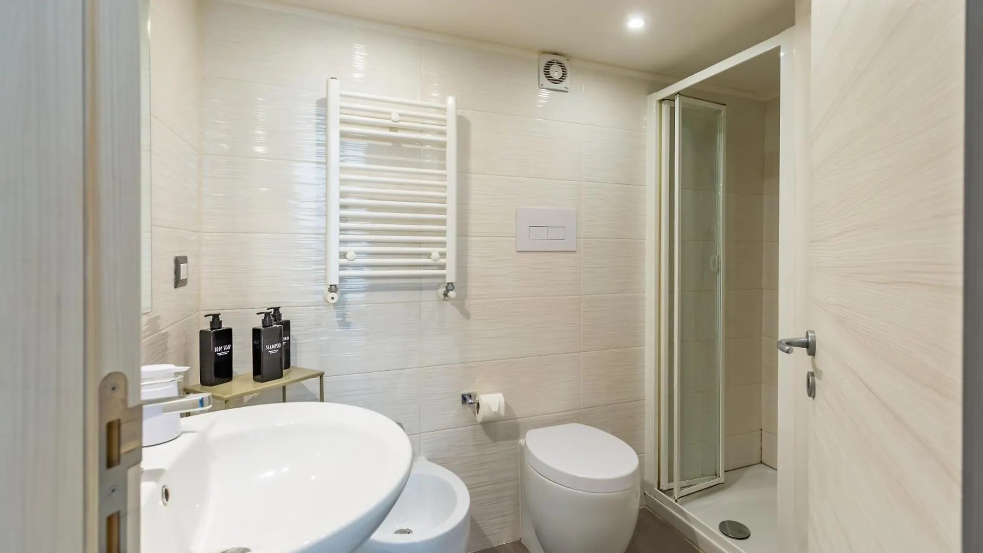 Duplex Indipendente Vicino Al Lungomare Caracciolo Apartment Naples